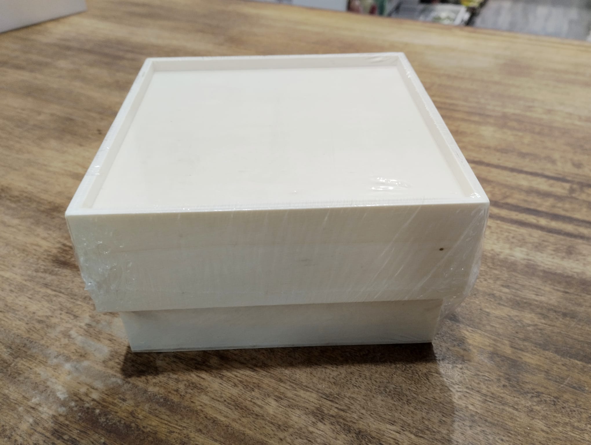 Caja 16x16x9 Cm